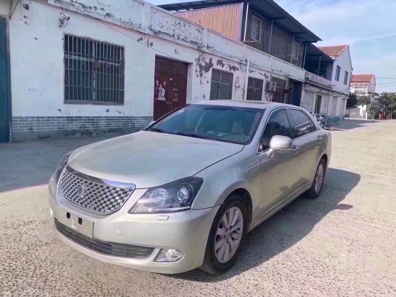 北京11年丰田皇冠3