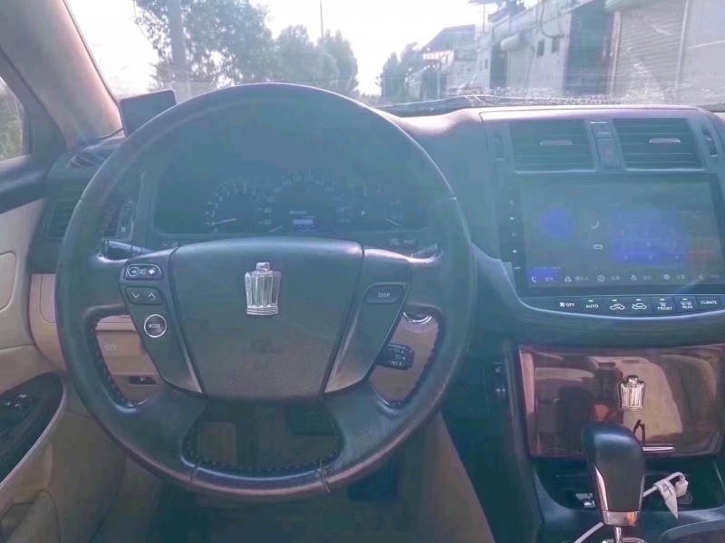 北京11年丰田皇冠5