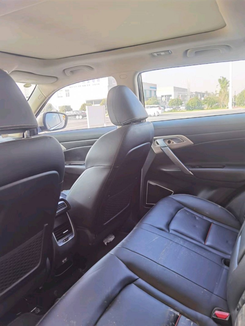 保定19年吉利博越7