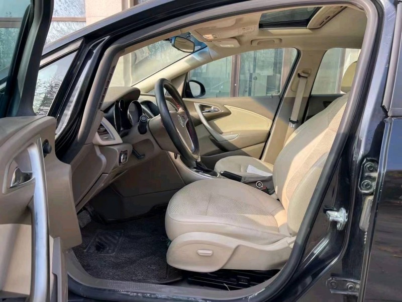 青岛15年别克英朗GT6