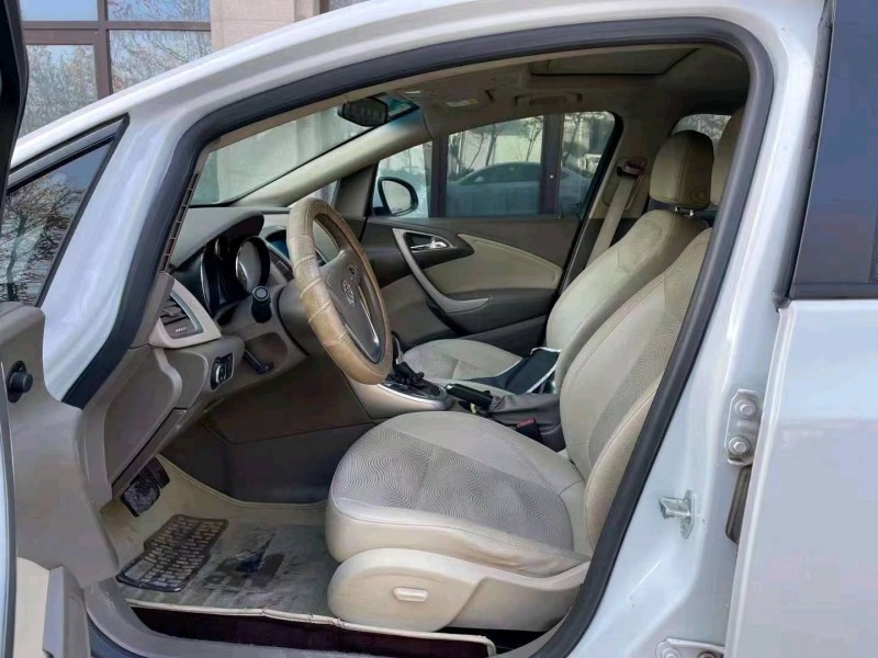 青岛15年别克英朗GT4