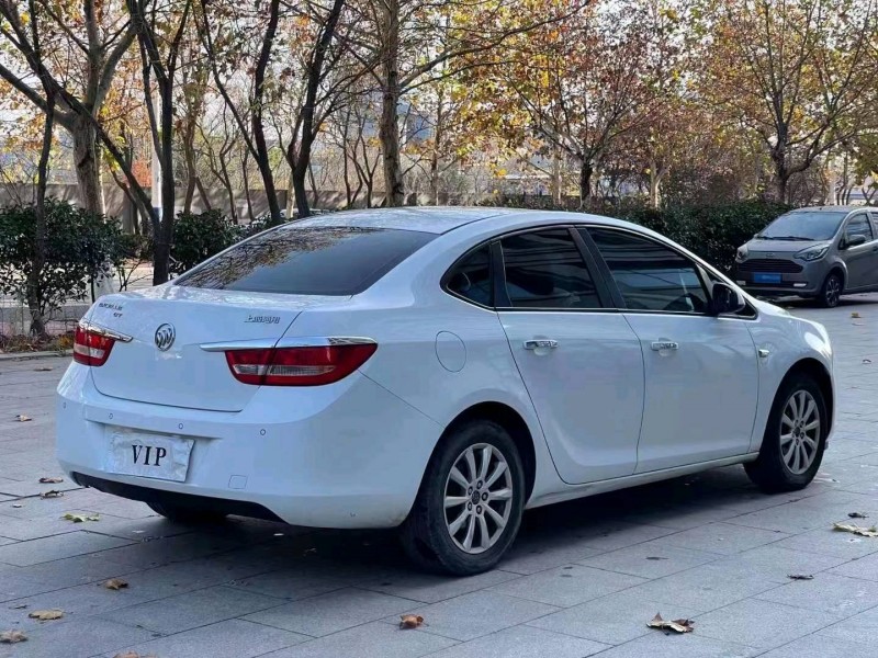 青岛15年别克英朗GT8