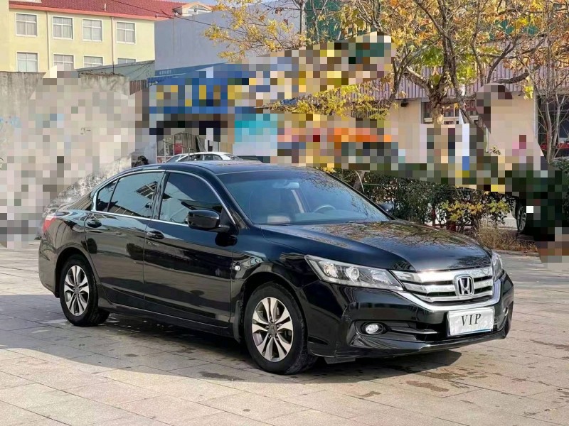 青岛15年本田雅阁3