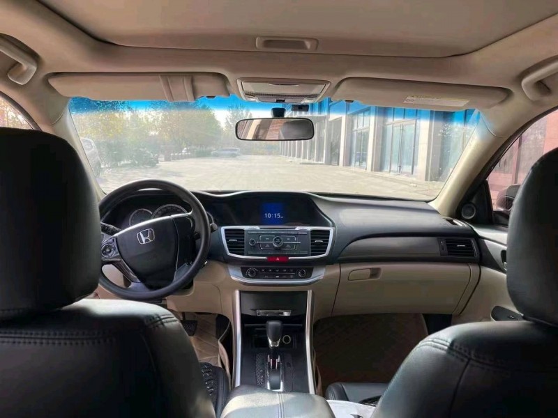 青岛15年本田雅阁6