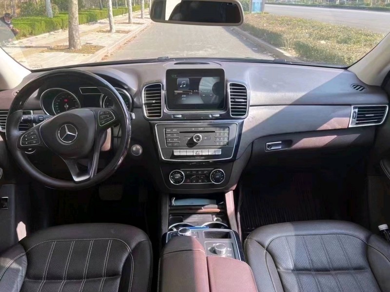 北京16年奔驰GLE3