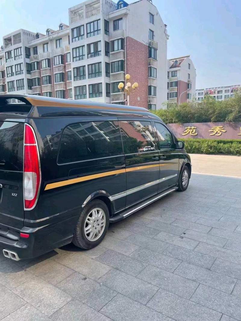 枣庄14年奔驰威霆1