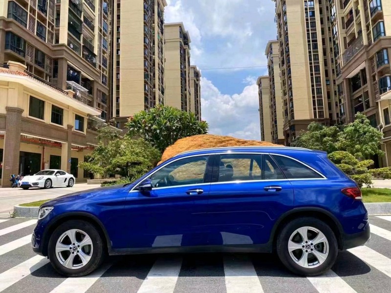 广州19年奔驰GLC4