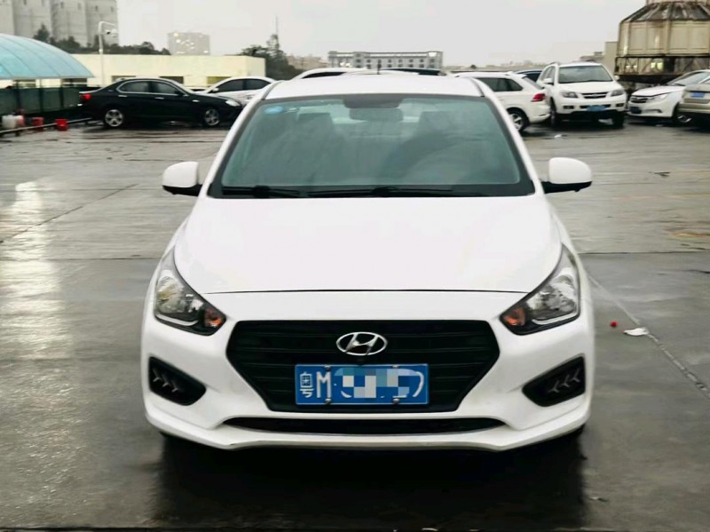 东莞19年现代瑞纳1