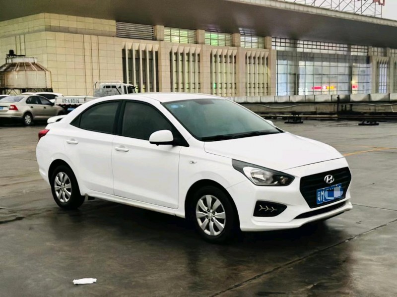 东莞19年现代瑞纳3