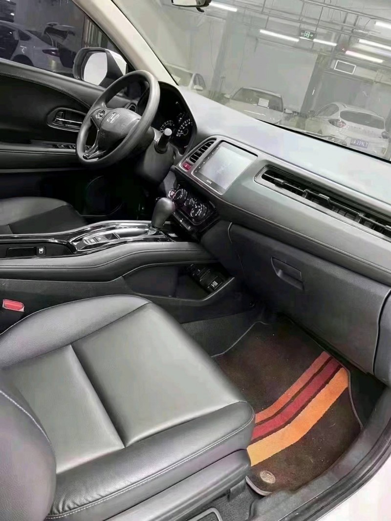 成都19年本田缤智7