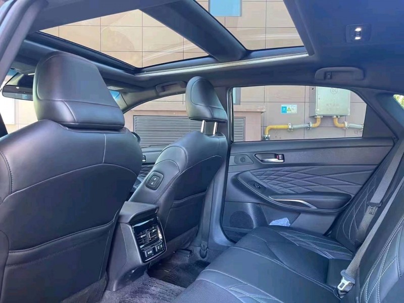 邯郸19年丰田亚洲龙4