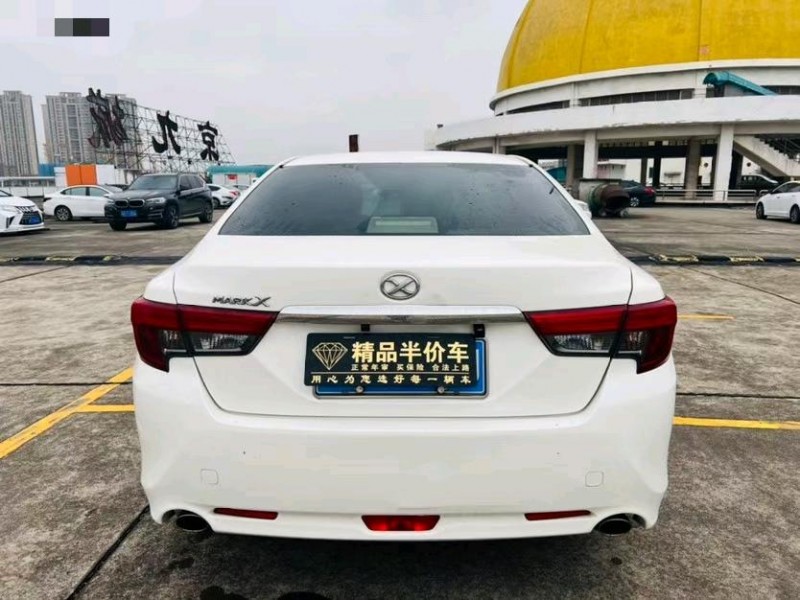 东莞17年丰田锐志9