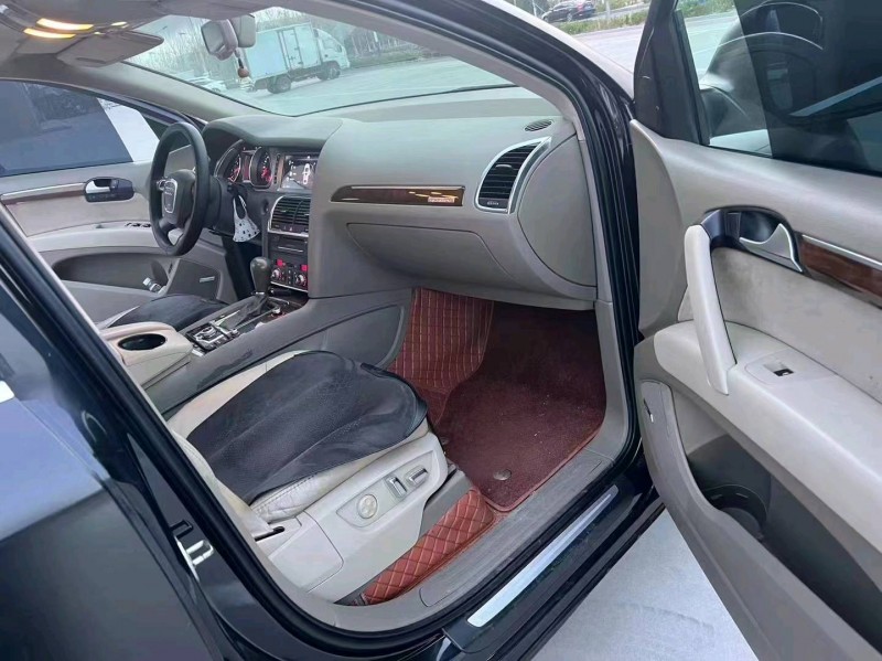 东营10年奥迪Q75