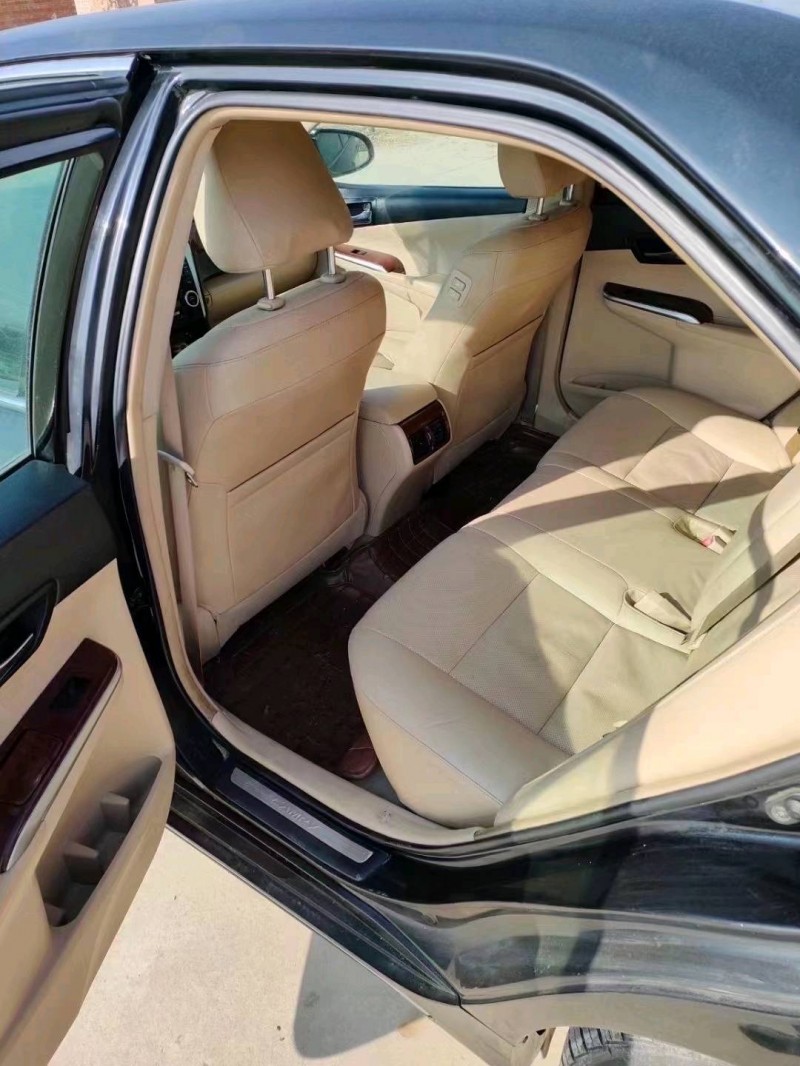 北京12年丰田凯美瑞5