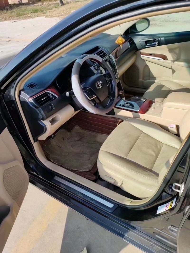 北京12年丰田凯美瑞6