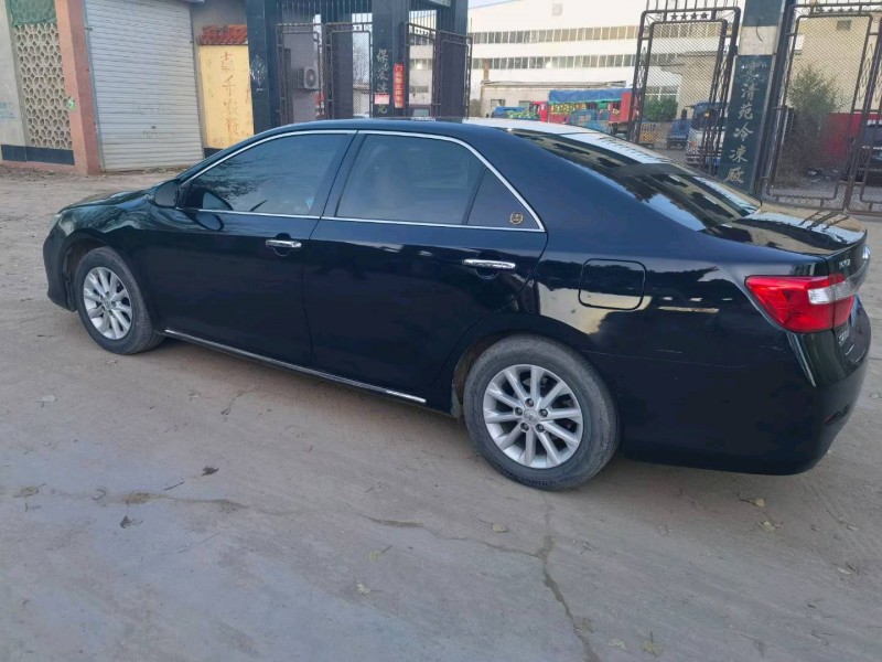 保定13年丰田凯美瑞6