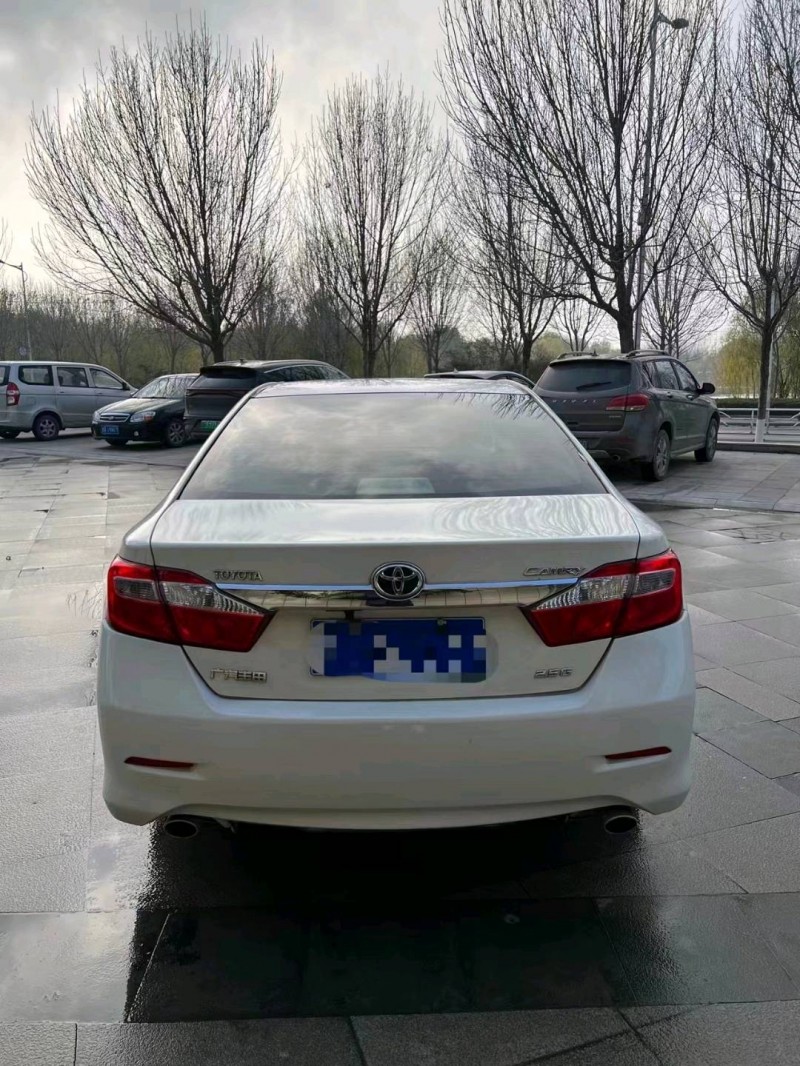 北京13年丰田凯美瑞9