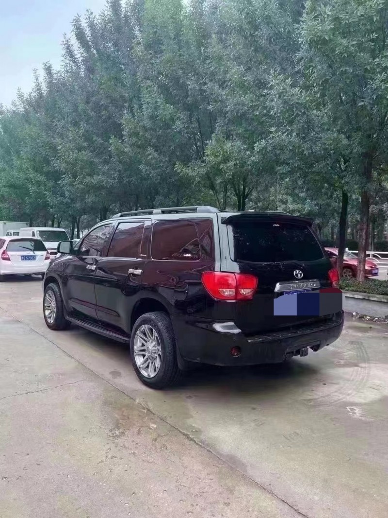 北京11年丰田红杉4
