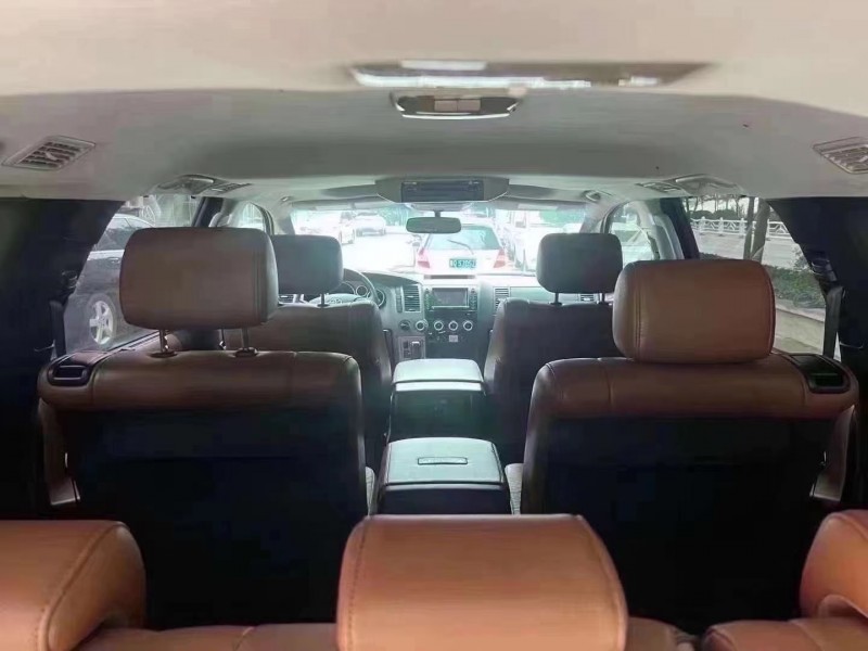 北京11年丰田红杉8