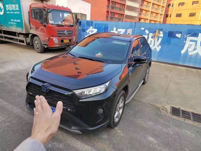 宜昌21年豐田RAV4榮放1