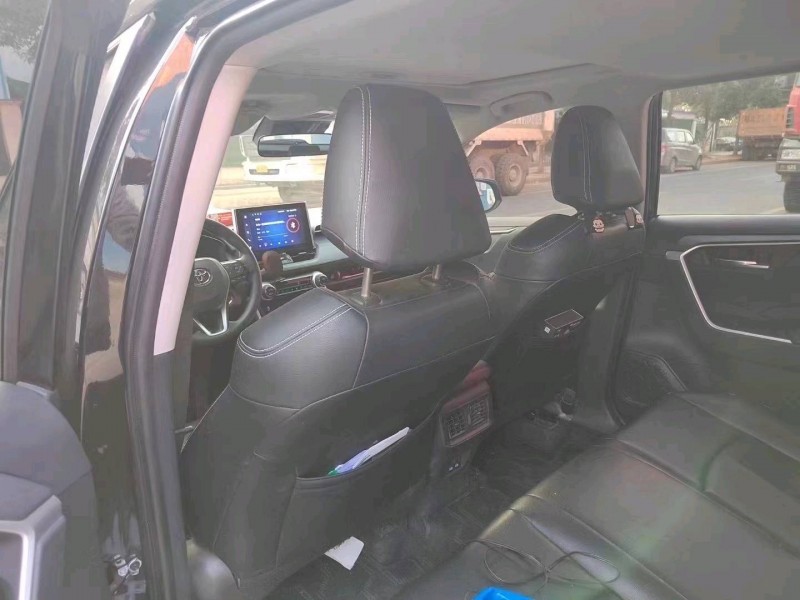 宜昌21年豐田RAV4榮放4