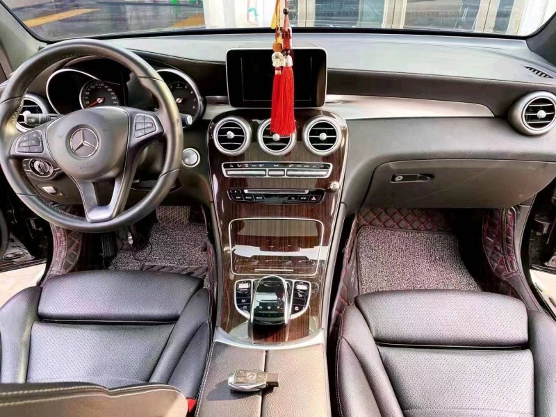 东营16年奔驰GLC4