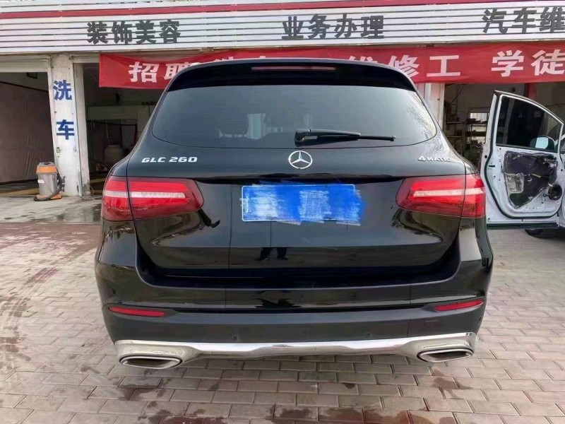 东营16年奔驰GLC9