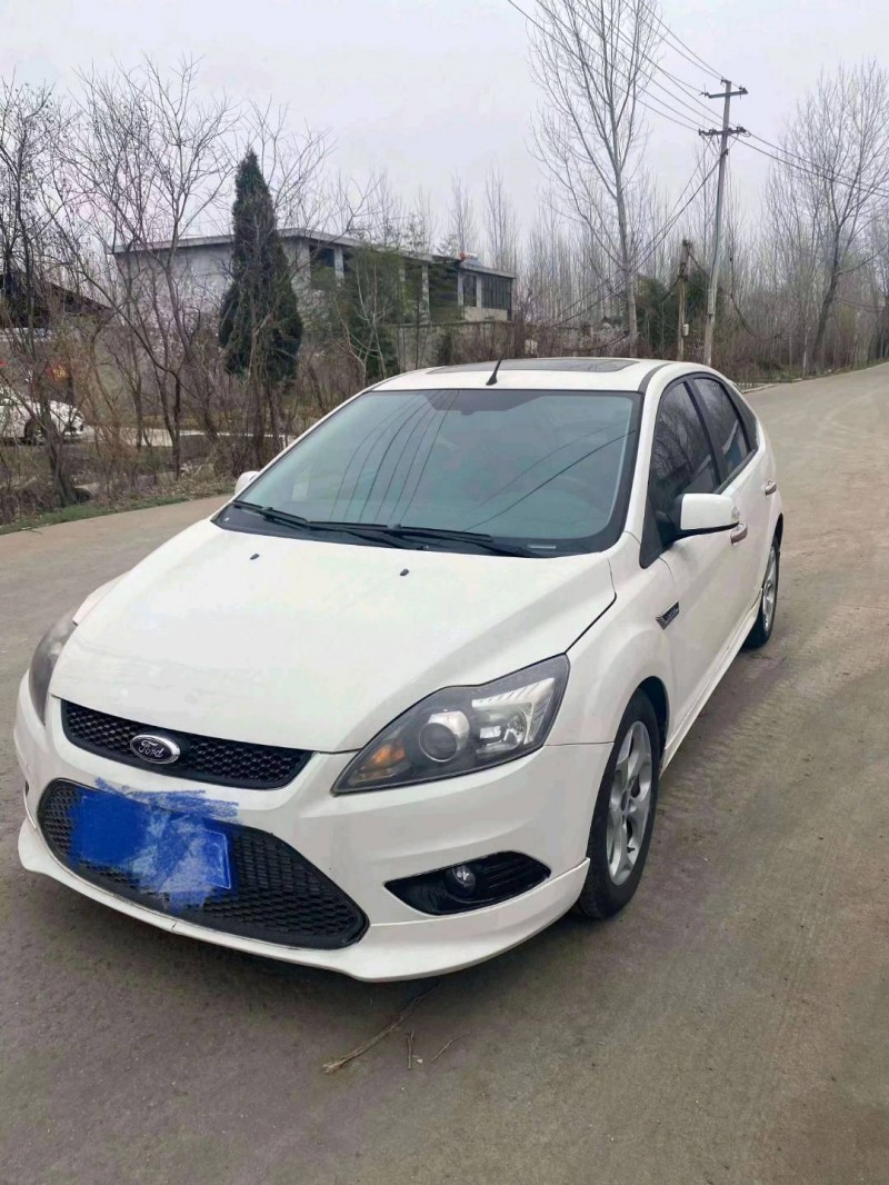 青岛15年福特福克斯2