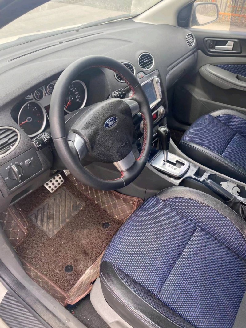 青岛15年福特福克斯6