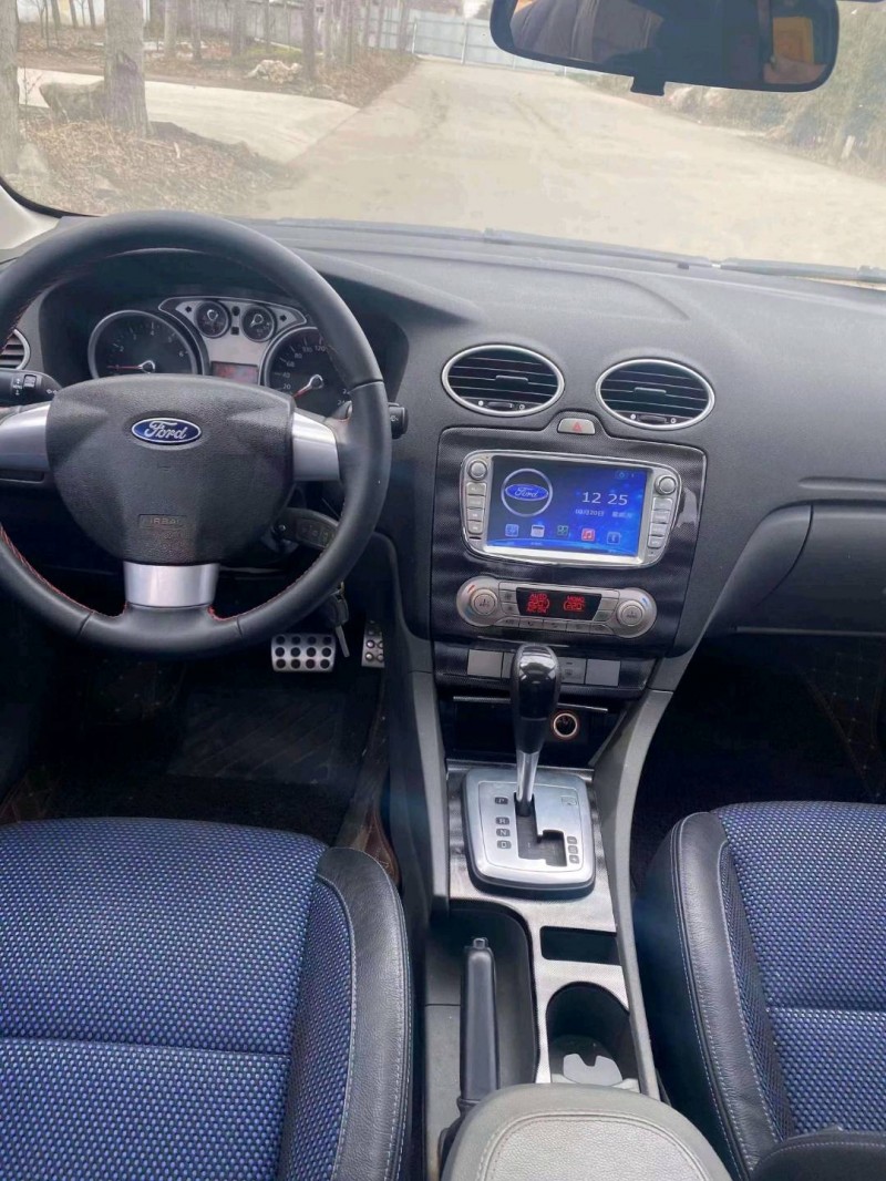 青岛15年福特福克斯7