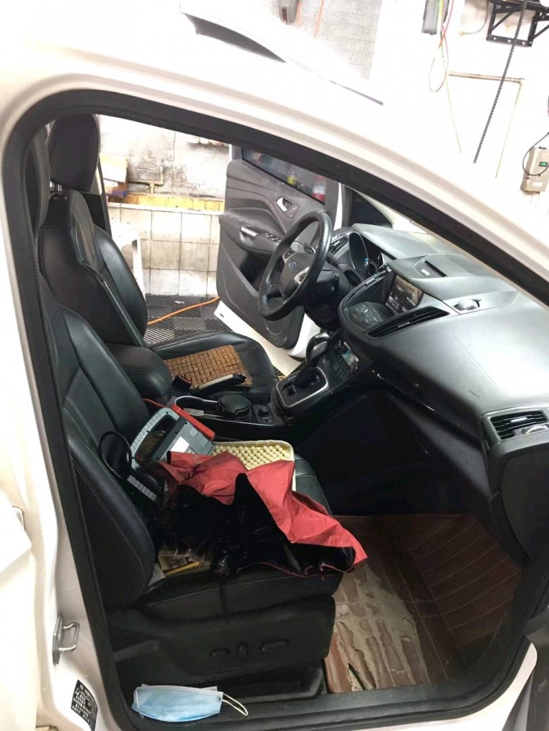 广州15年福特翼虎8