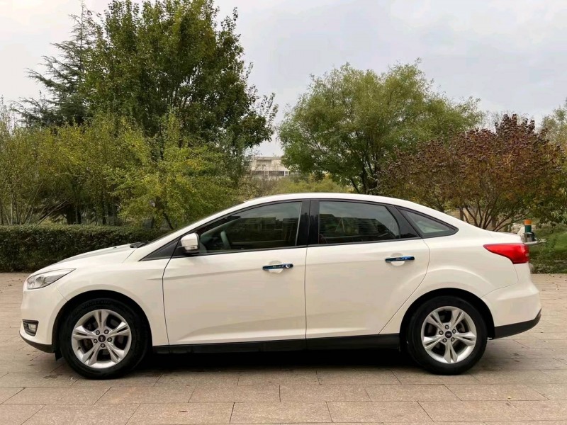 邢台16年福特福克斯5