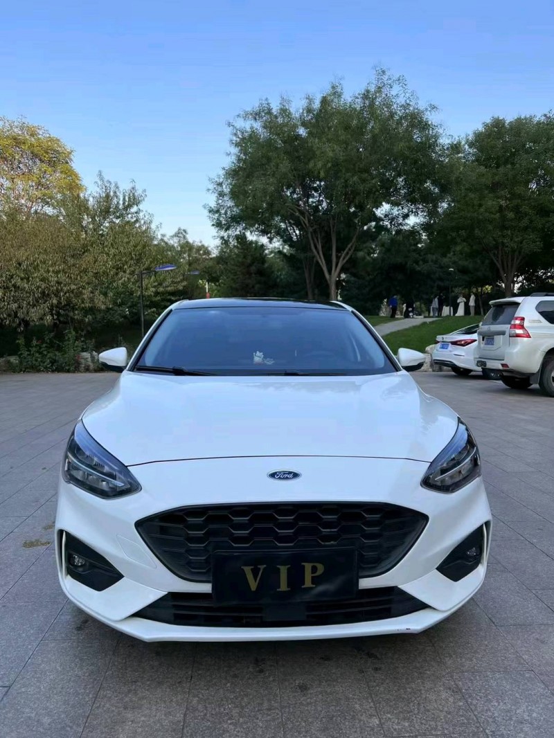 保定21年福特福克斯1