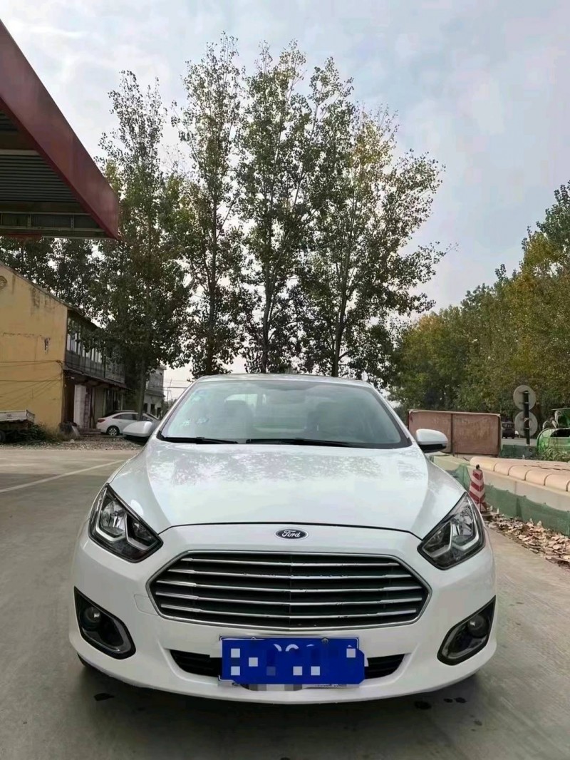 北京16年福特福睿斯1