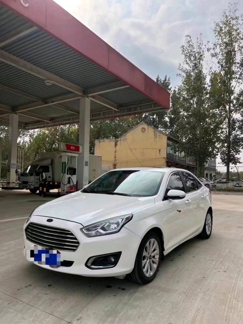 北京16年福特福睿斯2