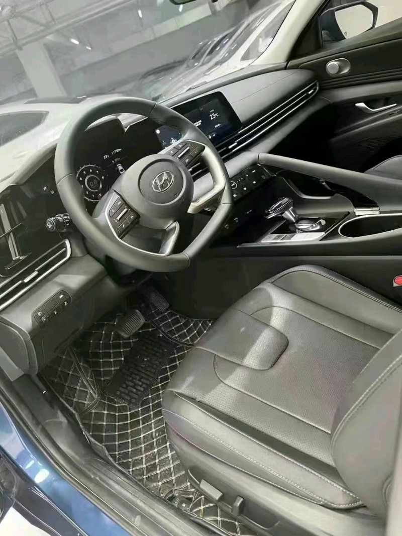 成都22年现代伊兰特6