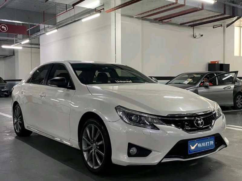 东莞17年丰田锐志2