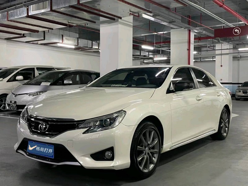 东莞17年丰田锐志3