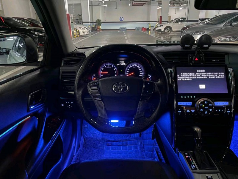 东莞17年丰田锐志4