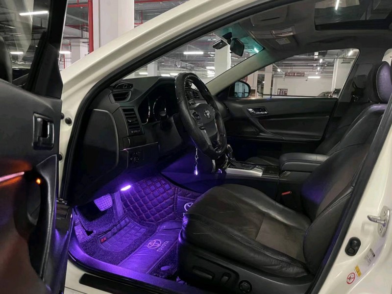 东莞17年丰田锐志5