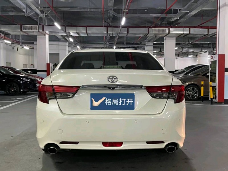 东莞17年丰田锐志8