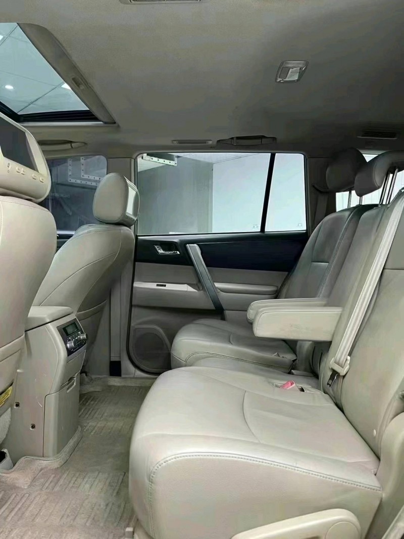 成都12年丰田汉兰达8