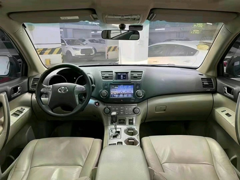 成都12年丰田汉兰达9