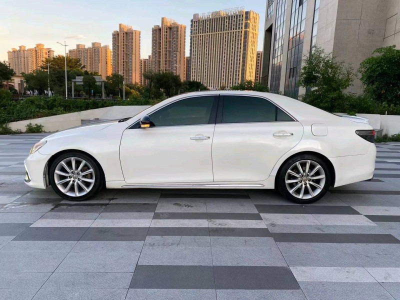 东莞12年丰田锐志3