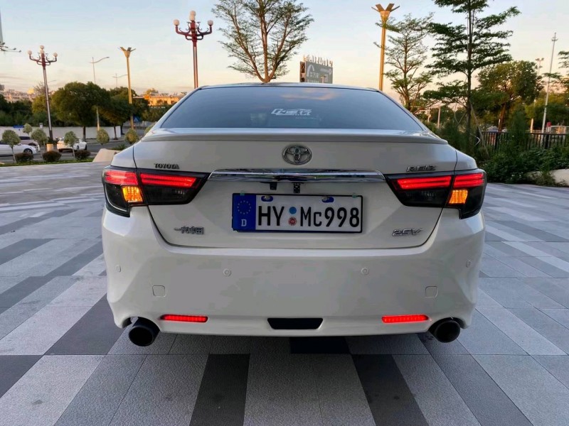 东莞12年丰田锐志5