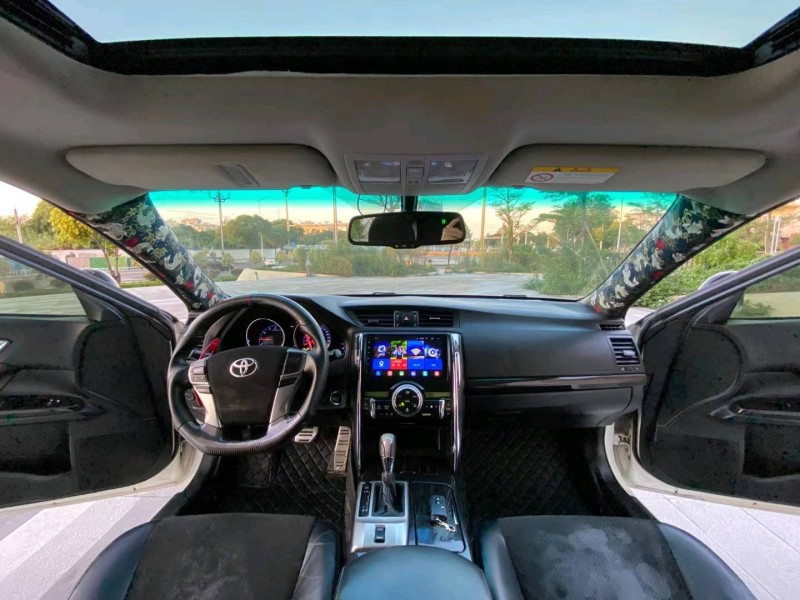 东莞12年丰田锐志8