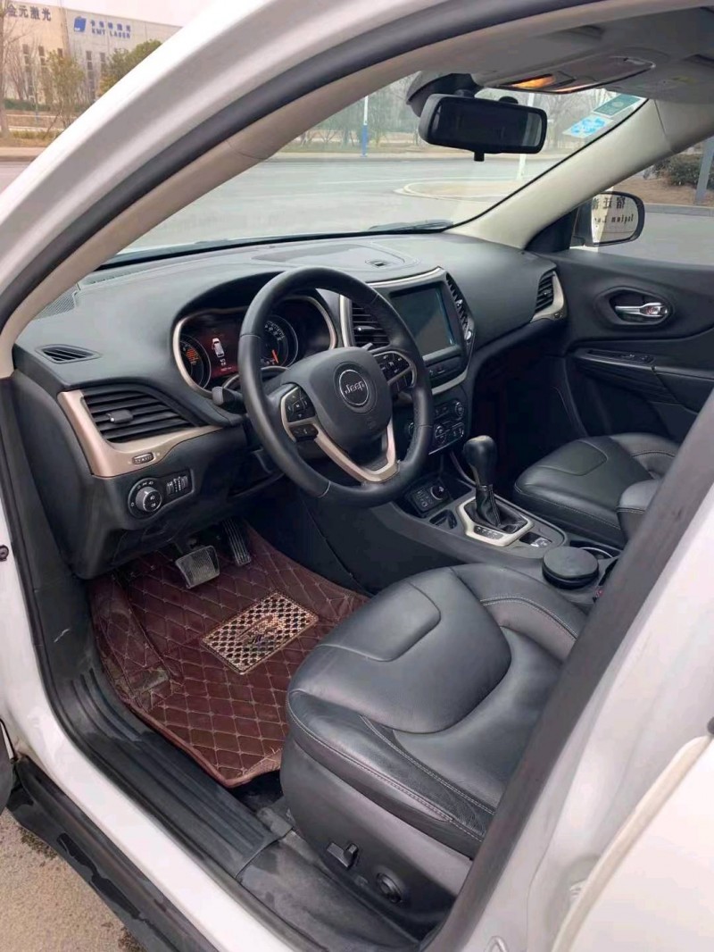 徐州18年Jeep自由光3