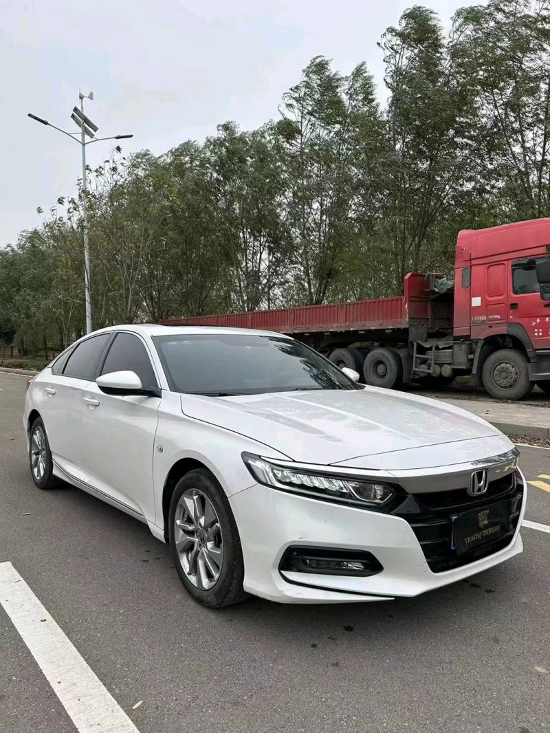 枣庄19年本田雅阁2