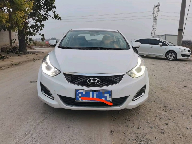 保定17年现代朗动1