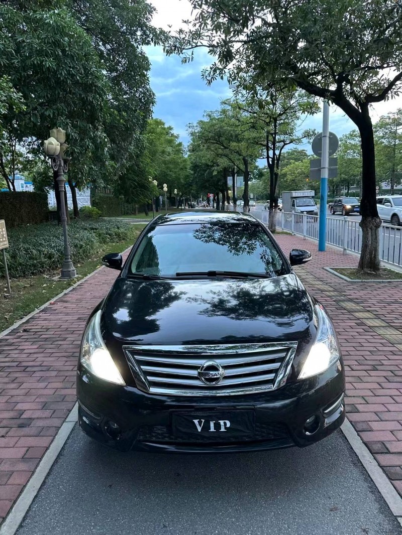 广州11年日产天籁1